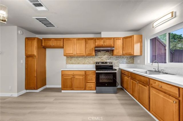 7300 Lennox Avenue C7, Van Nuys, CA 91405