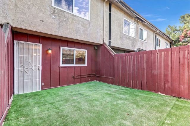 7300 Lennox Avenue C7, Van Nuys, CA 91405
