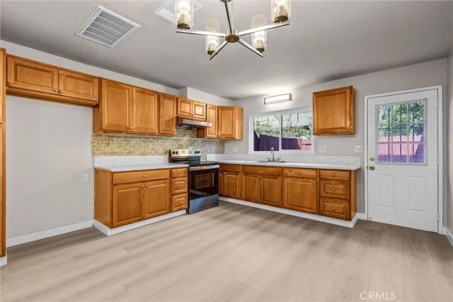 7300 Lennox Avenue C7, Van Nuys, CA 91405