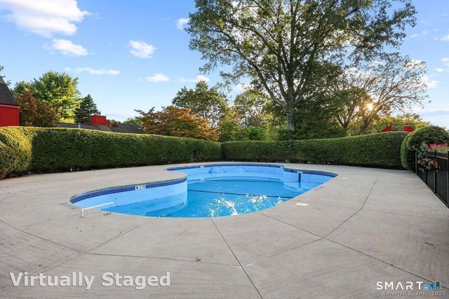 74 Hollister Way South 74, Glastonbury, CT 06033