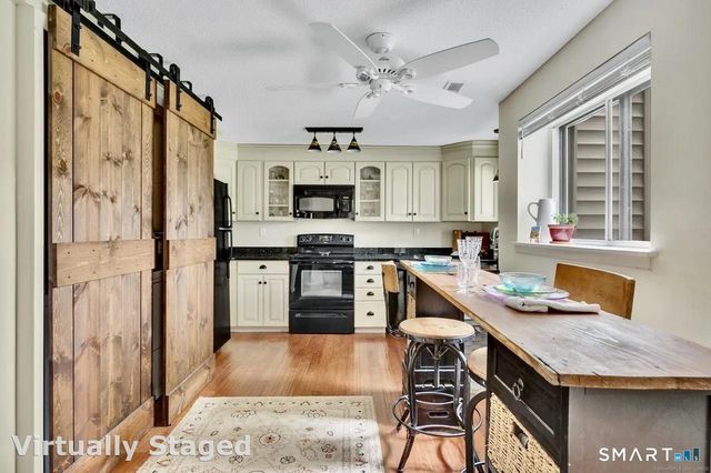 74 Hollister Way South 74, Glastonbury, CT 06033