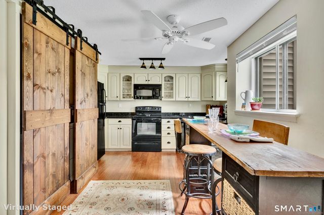 74 Hollister Way South 74, Glastonbury, CT 06033