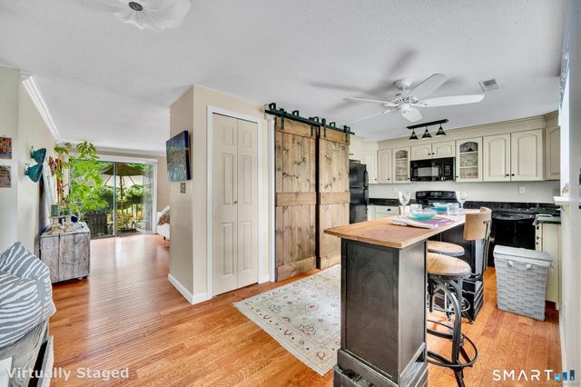 74 Hollister Way South 74, Glastonbury, CT 06033