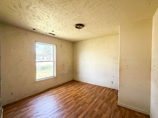 4202 W Church Street, Springfield, MO 65802