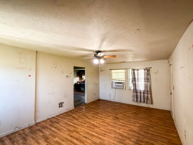 4202 W Church Street, Springfield, MO 65802
