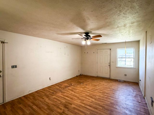 4202 W Church Street, Springfield, MO 65802