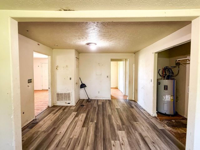 4202 W Church Street, Springfield, MO 65802