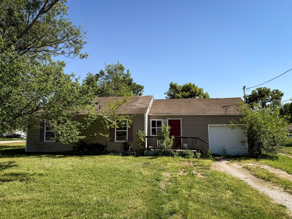 4202 W Church Street, Springfield, MO 65802