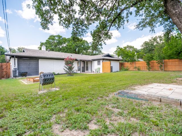 502 Martin Lane, Euless, TX 76040