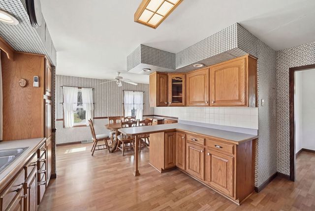 2594 E 1069th Road, Ottawa, IL 61350