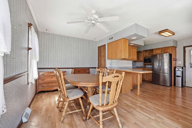 2594 E 1069th Road, Ottawa, IL 61350