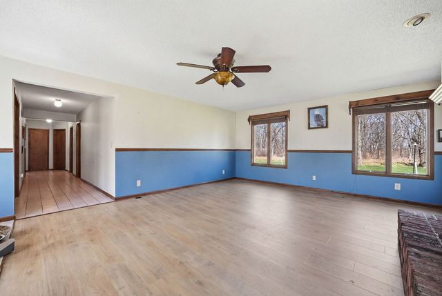 2594 E 1069th Road, Ottawa, IL 61350