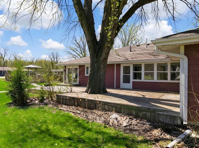 2594 E 1069th Road, Ottawa, IL 61350