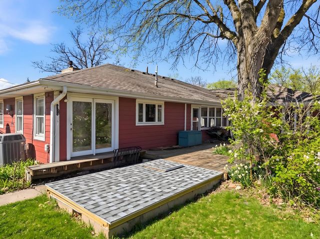 2594 E 1069th Road, Ottawa, IL 61350