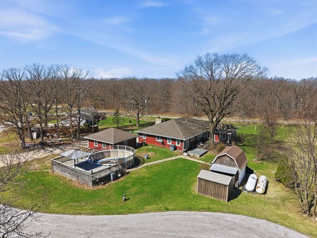 2594 E 1069th Road, Ottawa, IL 61350