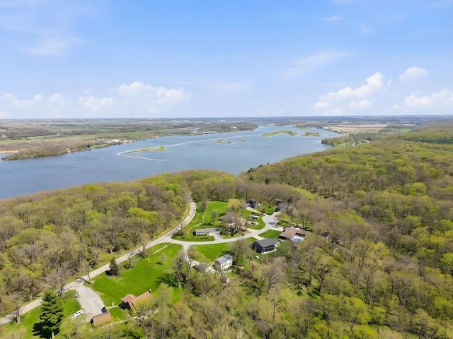 2594 E 1069th Road, Ottawa, IL 61350