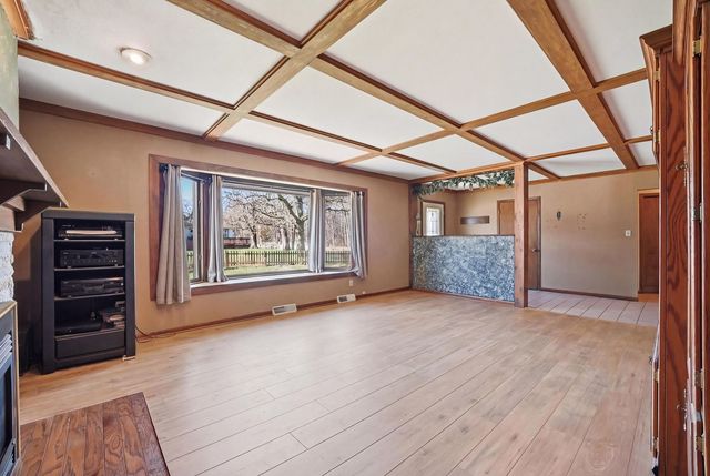 2594 E 1069th Road, Ottawa, IL 61350