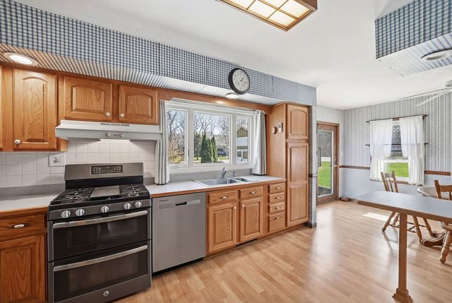 2594 E 1069th Road, Ottawa, IL 61350