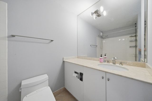 405 N Wabash Avenue 714, Chicago, IL 60611