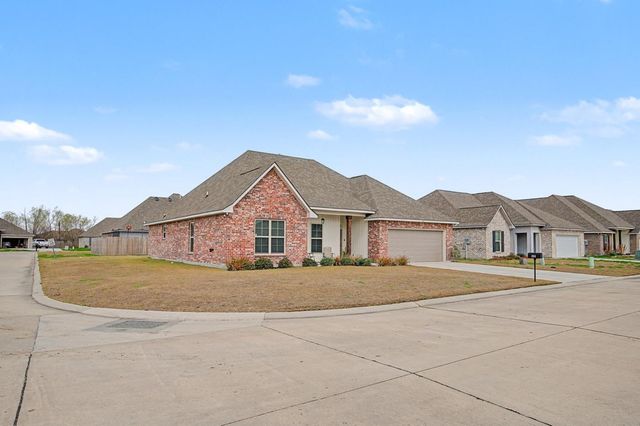 321 Carriage Way, Thibodaux, LA 70301