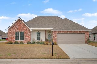 321 Carriage Way, Thibodaux, LA 70301