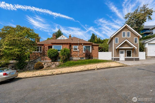 2016 30th Avenue S, Seattle, WA 98144
