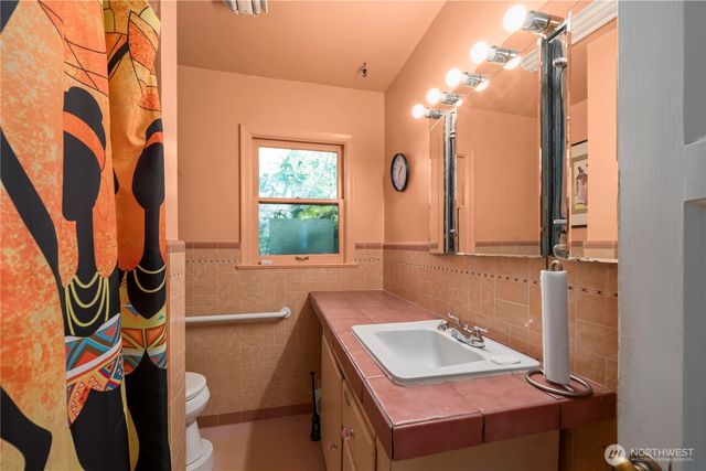 2016 30th Avenue S, Seattle, WA 98144