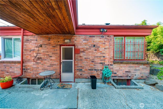 2016 30th Avenue S, Seattle, WA 98144