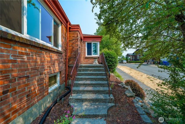 2016 30th Avenue S, Seattle, WA 98144