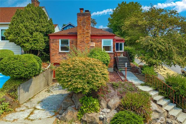 2016 30th Avenue S, Seattle, WA 98144