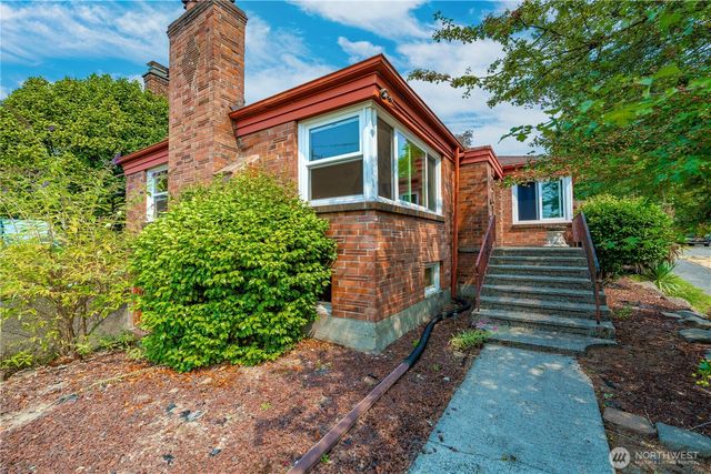 2016 30th Avenue S, Seattle, WA 98144