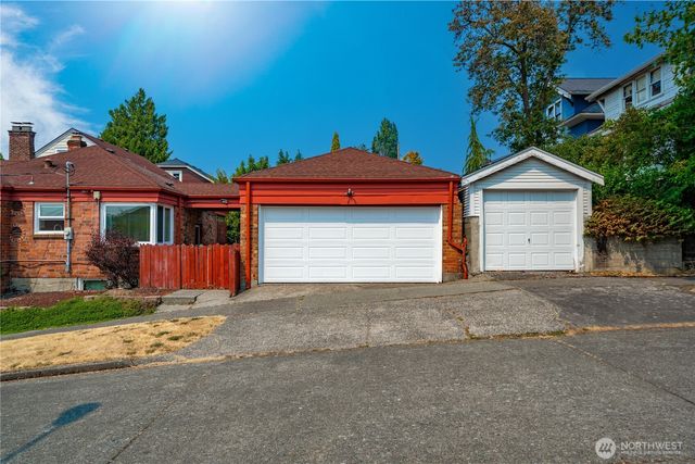 2016 30th Avenue S, Seattle, WA 98144