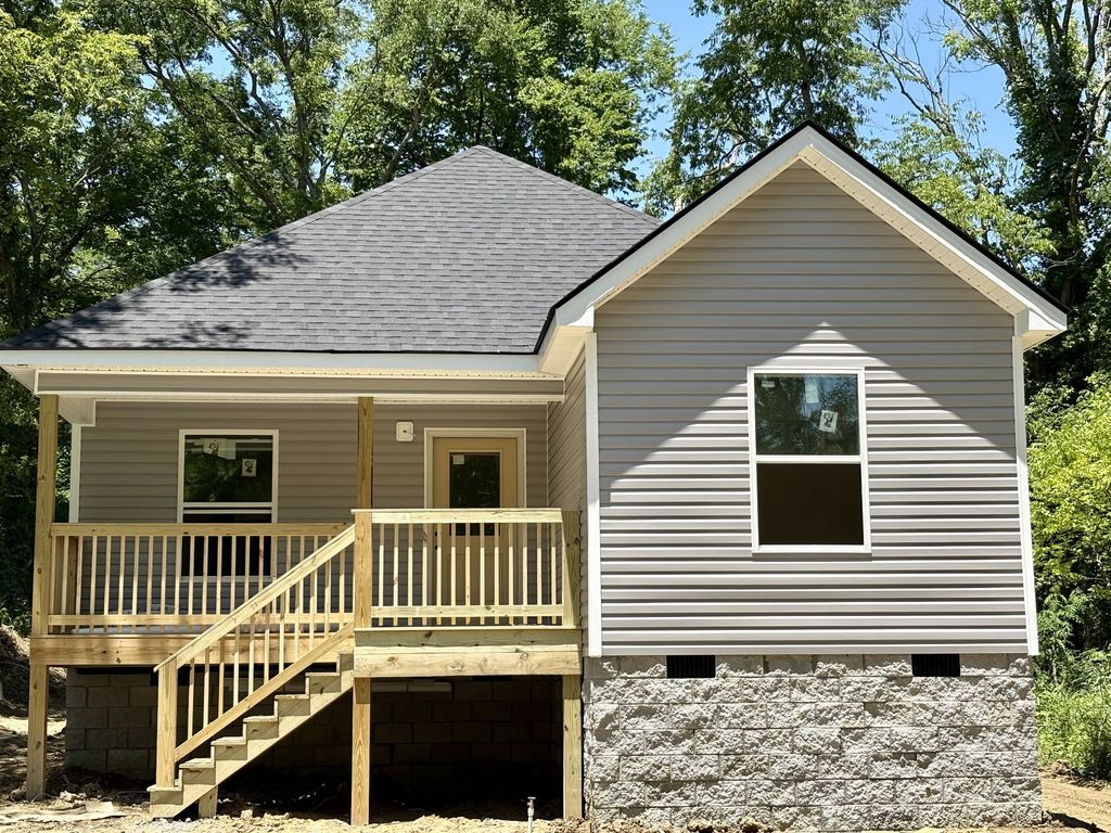 308 Hannah St, Bell Buckle, TN 37020