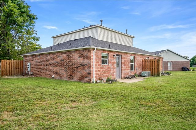 3504 SW Landau Court, Bentonville, AR 72712