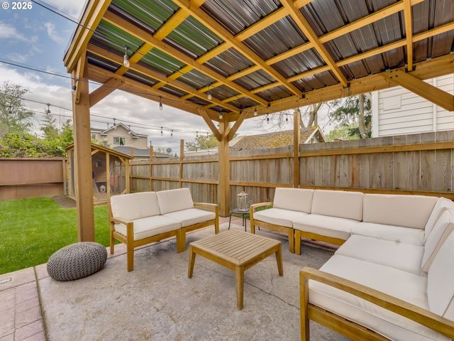 1214 Ne FAILING St, Portland, OR 97212