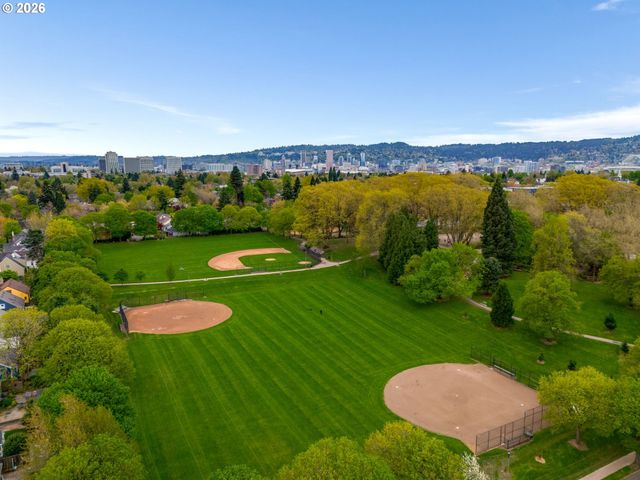 1214 Ne FAILING St, Portland, OR 97212