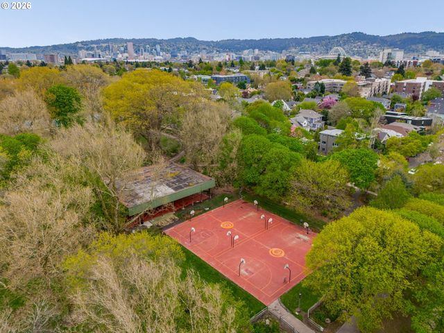 1214 Ne FAILING St, Portland, OR 97212