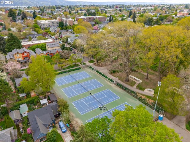 1214 Ne FAILING St, Portland, OR 97212