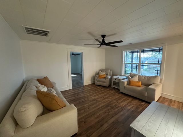 196 Orchard, Cowpens, SC 29330