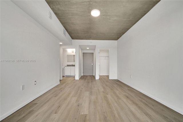 475 NE 125th Street 704, North Miami, FL 33161