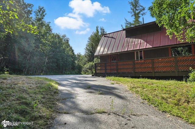 1301 S Felton Street, Palmer, AK 99645