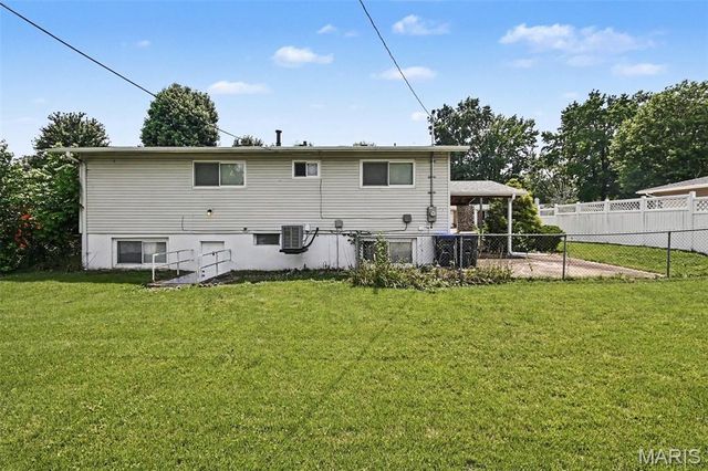 1375 Jackson Lane, Florissant, MO 63031
