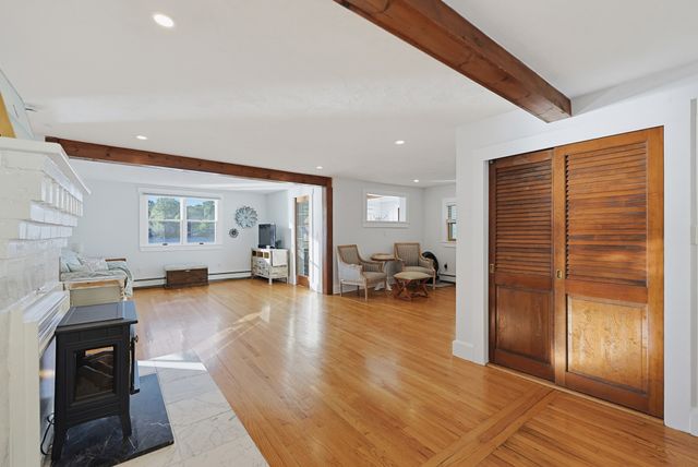 99 Lake St, Wrentham, MA 02093