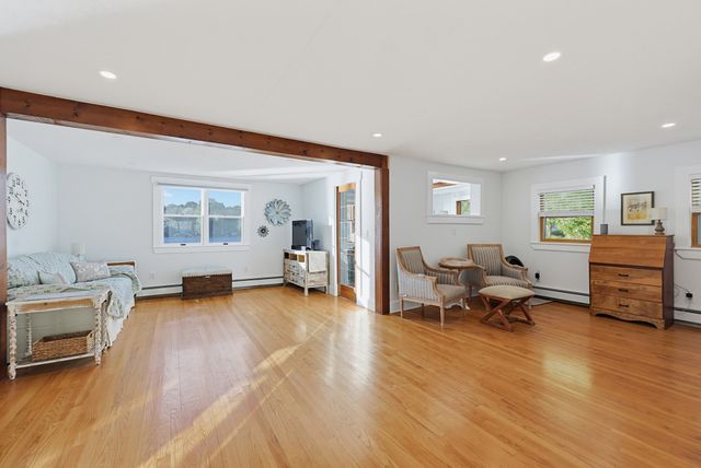 99 Lake St, Wrentham, MA 02093