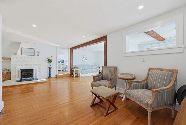 99 Lake St, Wrentham, MA 02093