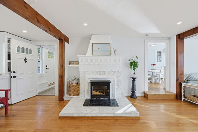 99 Lake St, Wrentham, MA 02093