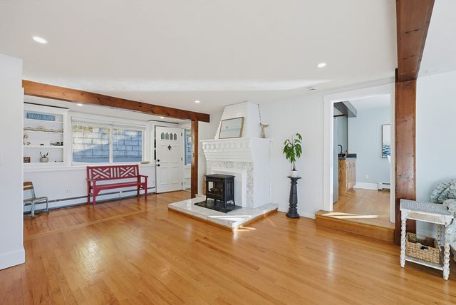99 Lake St, Wrentham, MA 02093