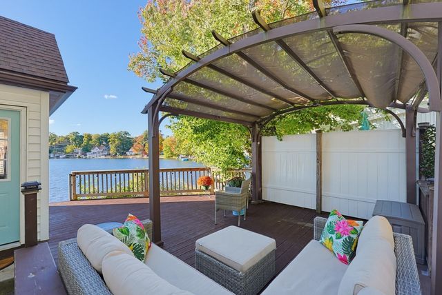 99 Lake St, Wrentham, MA 02093