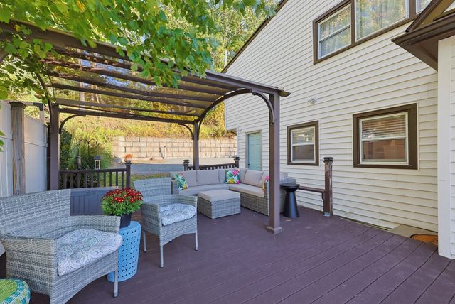 99 Lake St, Wrentham, MA 02093