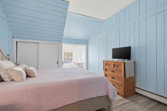 99 Lake St, Wrentham, MA 02093